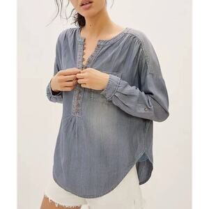 Pilcro Anthropologie Railroad Stripe Chambray Top M Button Henley Pocket Boho